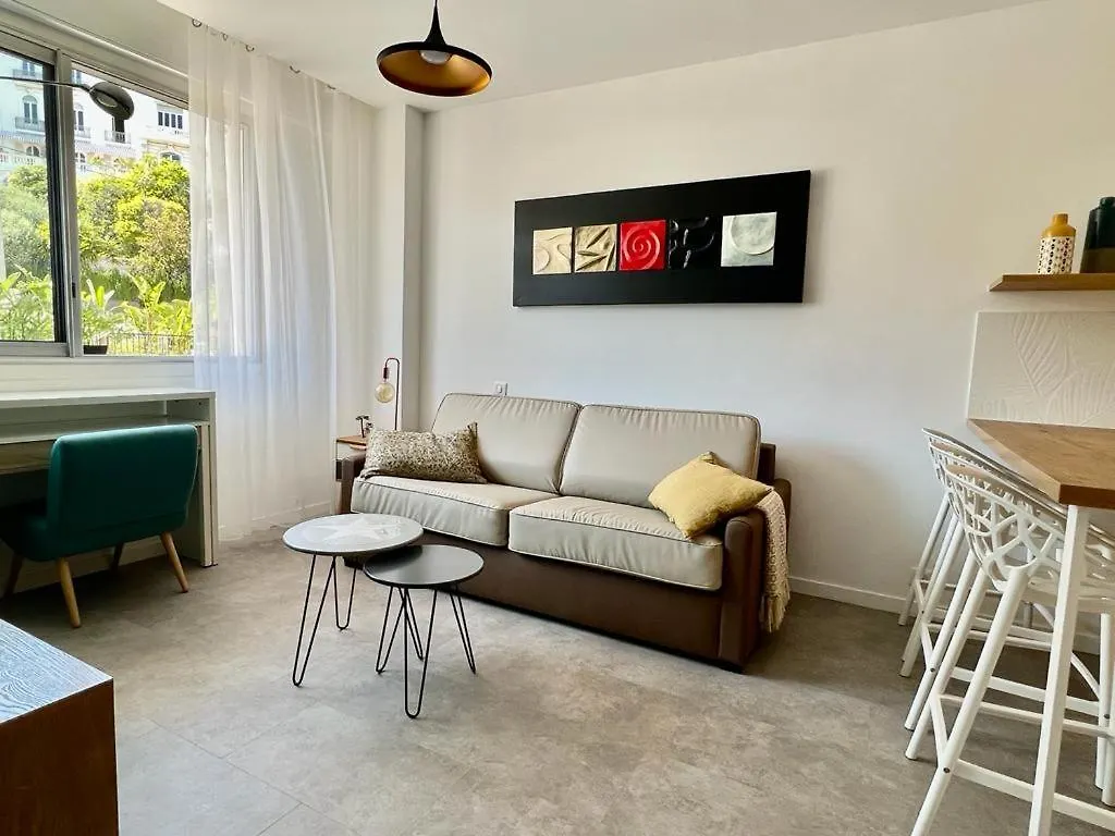 Bd Grosso Apt 4 Prs, 300M Plage, Clim, Parking Nice 0*,  France